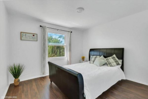 Luxury Retreat Near Local Gems